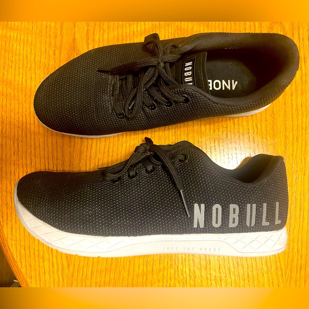 NoBull Trainers - like new size 9.5